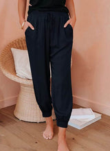 Load image into Gallery viewer, The Cableknit